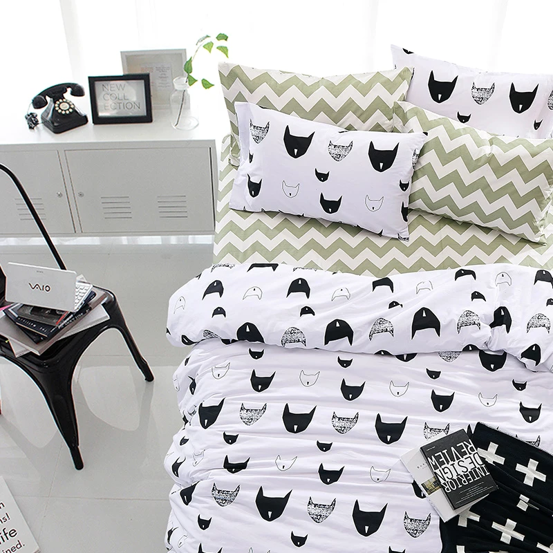 

100%Cotton Cute Black and White Fox Cat Anime Brief style 4 pcs bedding sets duvet cover bedsheet pillowcases kids Grade A Gift