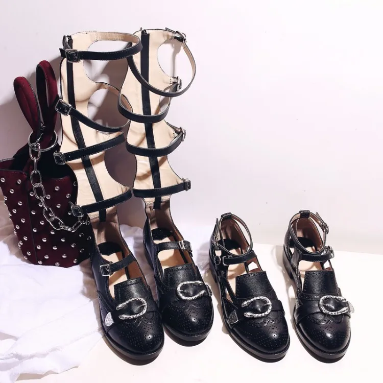 

Ins Hot Spring Autumn Shoes Woman Round Toe Brogue Shoes Metal Buckles Cross-tied Leather Gladiator Shoes Runway Design Shoes