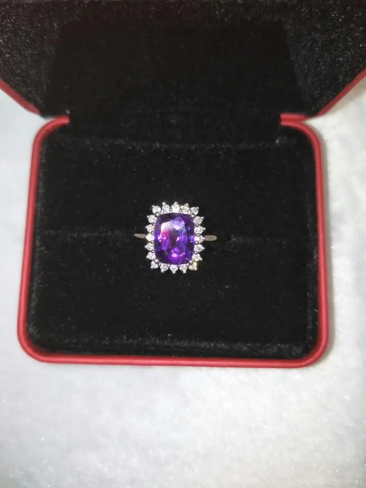 Ювелирное 18 K Золотое кольцо с фиолетовыми кристаллами