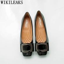 Дизайнерская кожаная обувь на плоской подошве с пряжкой; женские теннисные туфли; feminino; Повседневная Осенняя женская обувь; Роскошные брендовые слипоны; женские лоферы