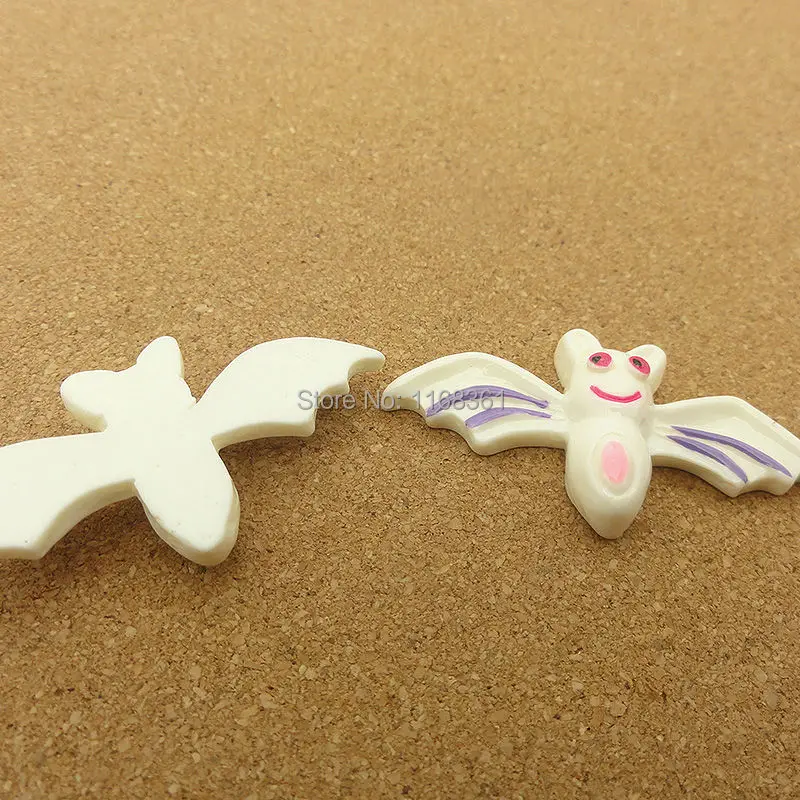 1pcs/lot resin flat back Halloween beige white bat cartoon animal 43mm Cabochons Hair Bow Center DIY Christmas decration C114-2