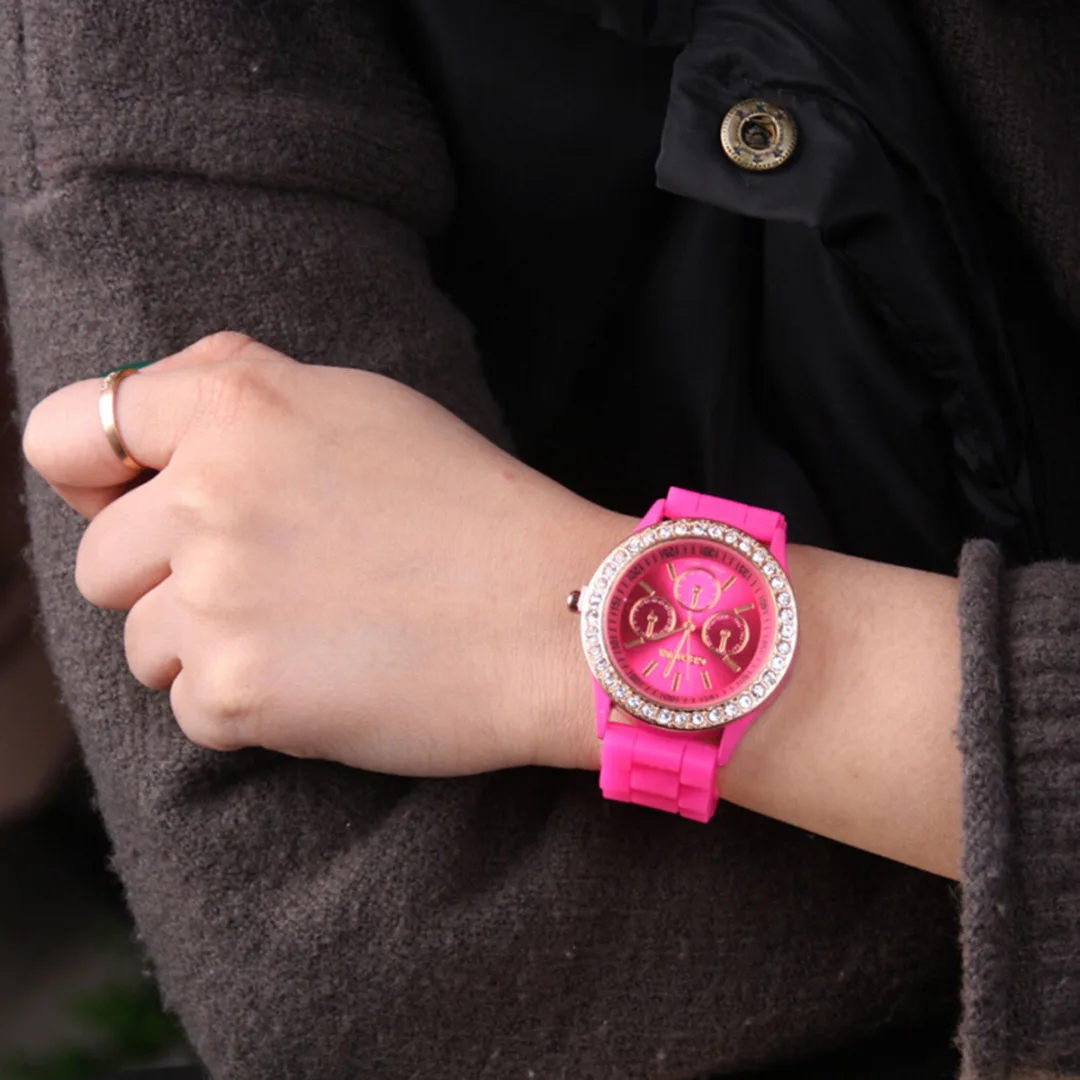 Часы наручные Geneva для мужчин и женщин повседневные кварцевые с кристаллами под