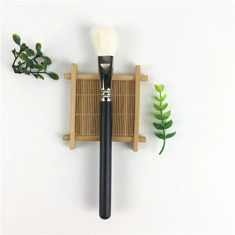 

High end Contour Brush Natural Goat Hair M168 Angled Powder Blush Brush Sculpting Bronzer Makeup Brush
