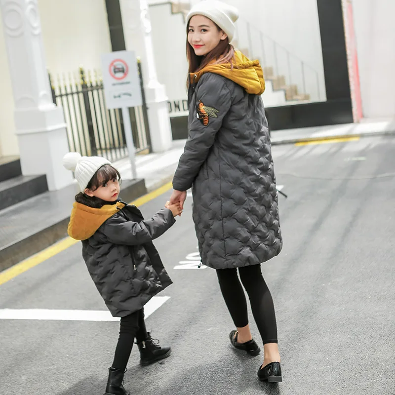 Платья для мамы и дочки; семейный пуховик; пальто; зимняя теплая одежда из хлопка; платье для мамы и дочки; одинаковые комплекты для семьи