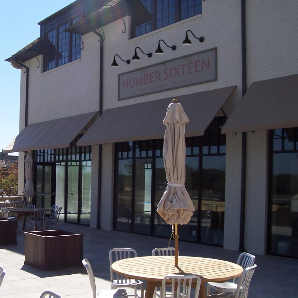 8 Vintage Blackspot LED Barn Light in Jade (1)