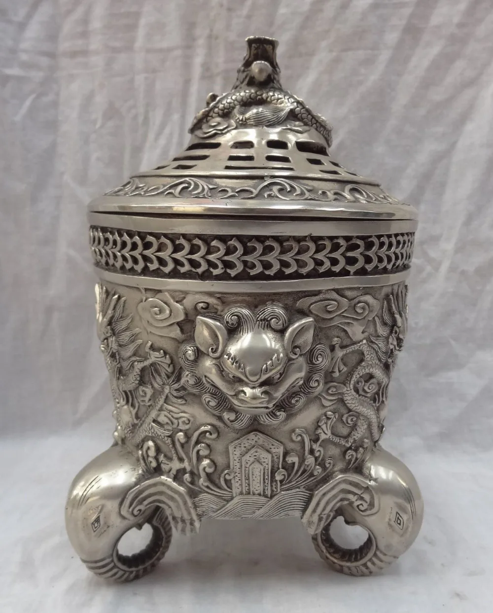 

bi002209 Tibet Silver Dragon Lion Head Statue Bronze Box Elephant Incense Burner Censer