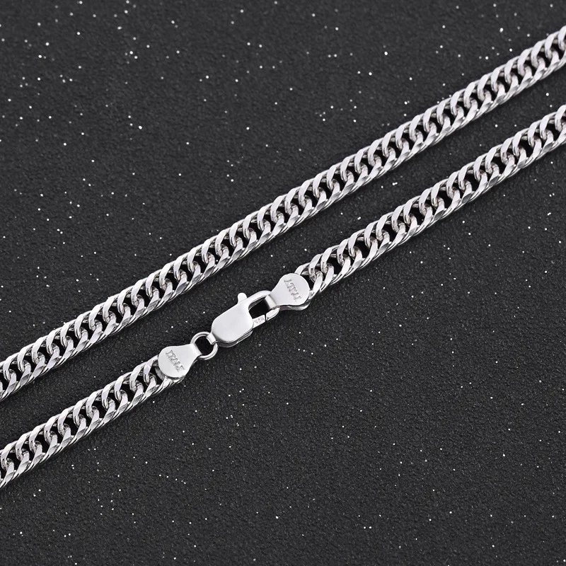 4674385350_733795914