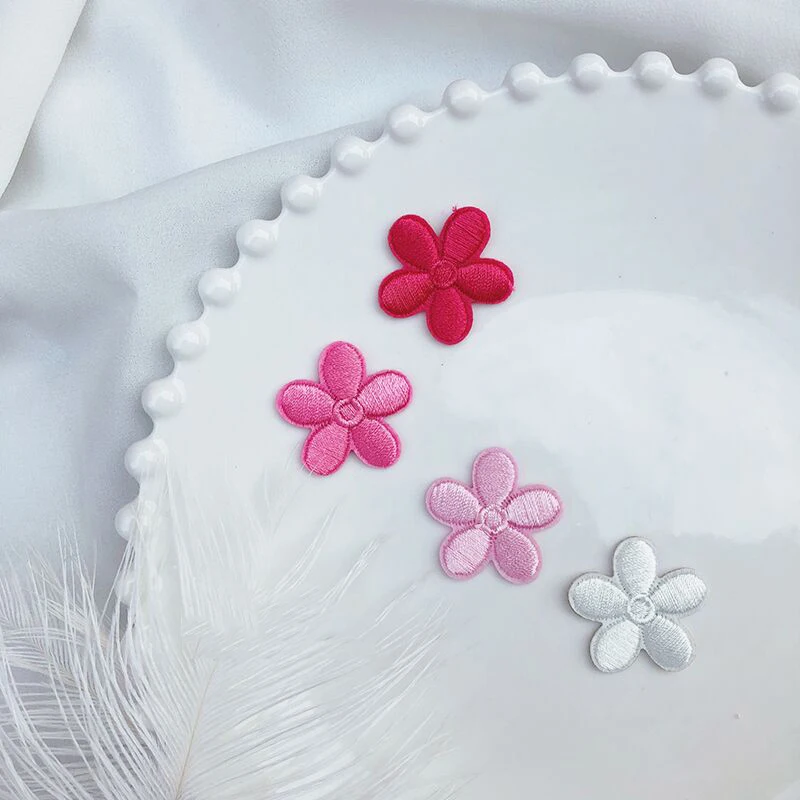 

AHYONNIEX 10pcs/Lot Small Flower Embroidery Patches for Girls Bag Jeans Iron On Patches for Clothes Small Glue Sticker
