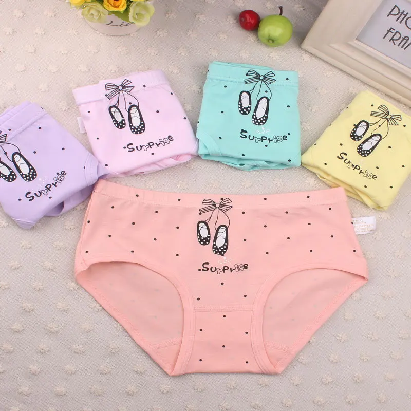 

5 Pieces / Lot New cartoon girls briefs Children's Triangle Briefs Cute Baby Cotton Printed Panties Multi-color Briefs YFP31