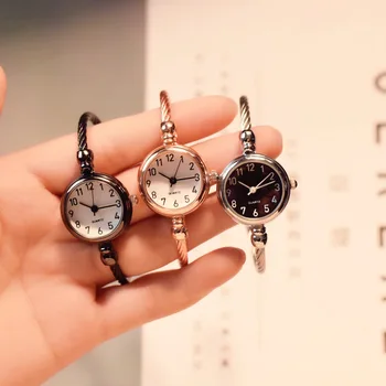 

Small Fashion Women Watches 2018 Popular Simple Numbers Bracelet Watch Retro Ladies Quartz Wrist Watch Orologio Donna