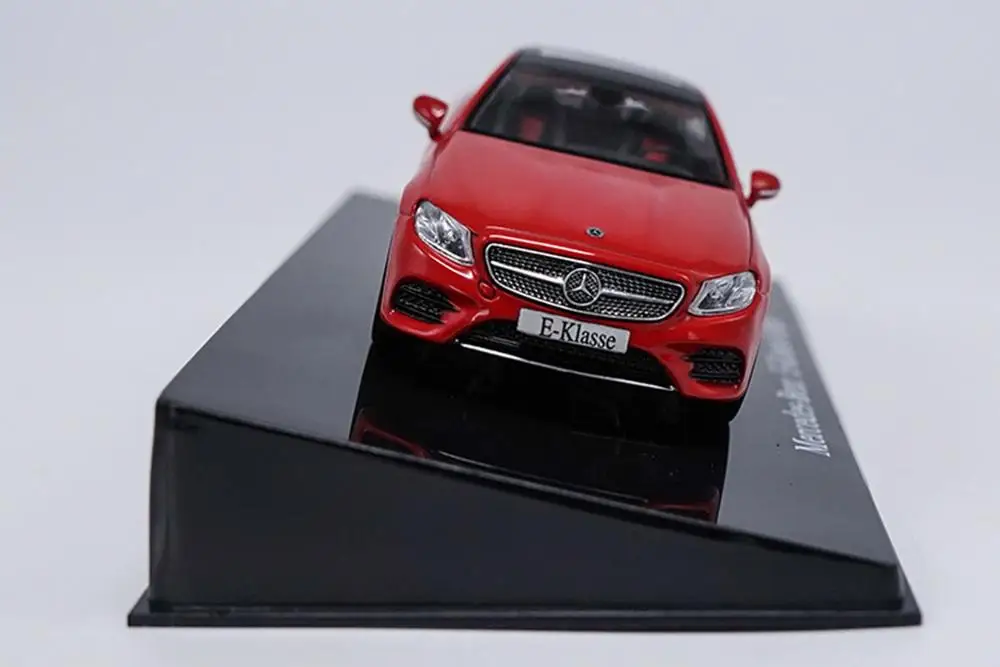 1/43 Mercedes-Benz E-Class Coupe Red Diecast коллекция моделей автомобилей