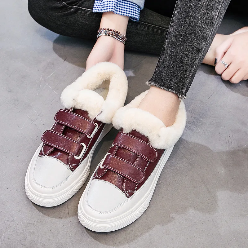 

2018 winter new fashion simple solid color thick sole casual boots women leather comfortable wild warm plus velvet flat shoes.