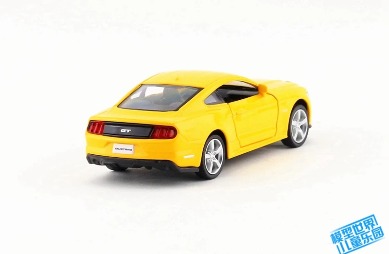 UNI 1/36 масштабные игрушки для автомобиля, США Ford Mustang GT литая под давлением металлическая модель автомобиля для подарка/детей/коллекции