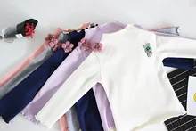 Girls three – dimensional flowers rabbit plus cashmere bottoming shirt children ‘s baby high – necked T – shirt age from 2-5T