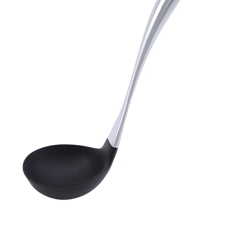Антипригарный силиконовый половник суповая ложка изогнутая ручка Небьющийся Большой Круглый совок для ужина креативный кухонный Обеденный Инструмент посуда - Цвет: black