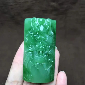 

H32#Hetian Yubi Yulong is a world-class pendant with excellent oiliness.