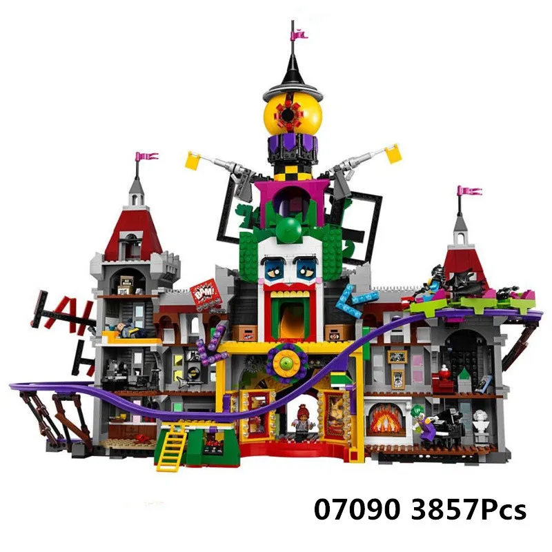 

IN STOCK NEW 07090 Super Hero Series 3857Pcs The Joker`s Manor Set 70922 Model Building Blocks Bricks Children Gifts