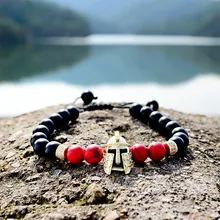 DOUVEI oro CZ Caballero romano Guerrero espartano casco pulsera hombres rojo y piedra negro mate Yoga pulsera trenzada DropShipping