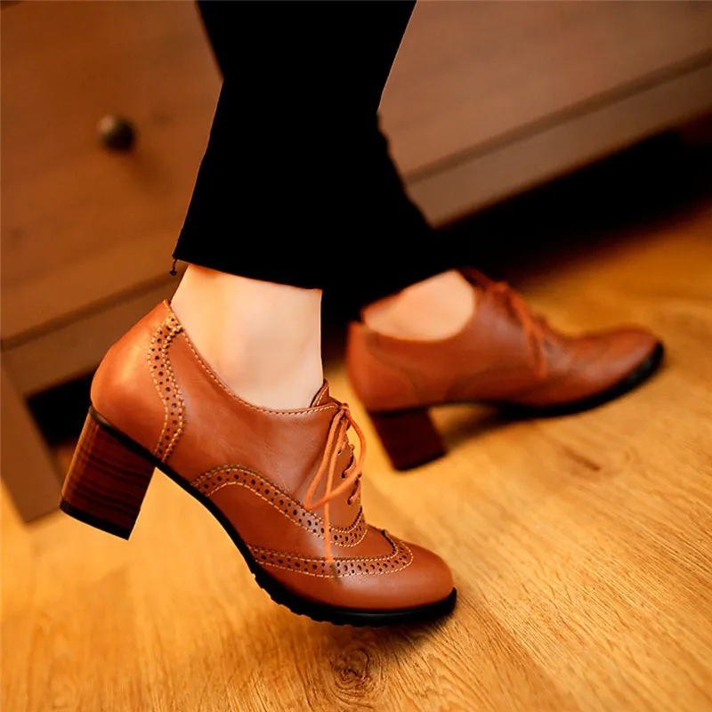 Женская обувь с перфорацией типа «броги»; сезон весна-осень; винтажные Туфли-оксфорды на не сужающемся книзу массивном каблуке с вырезами; женская модная обувь на шнуровке;#89