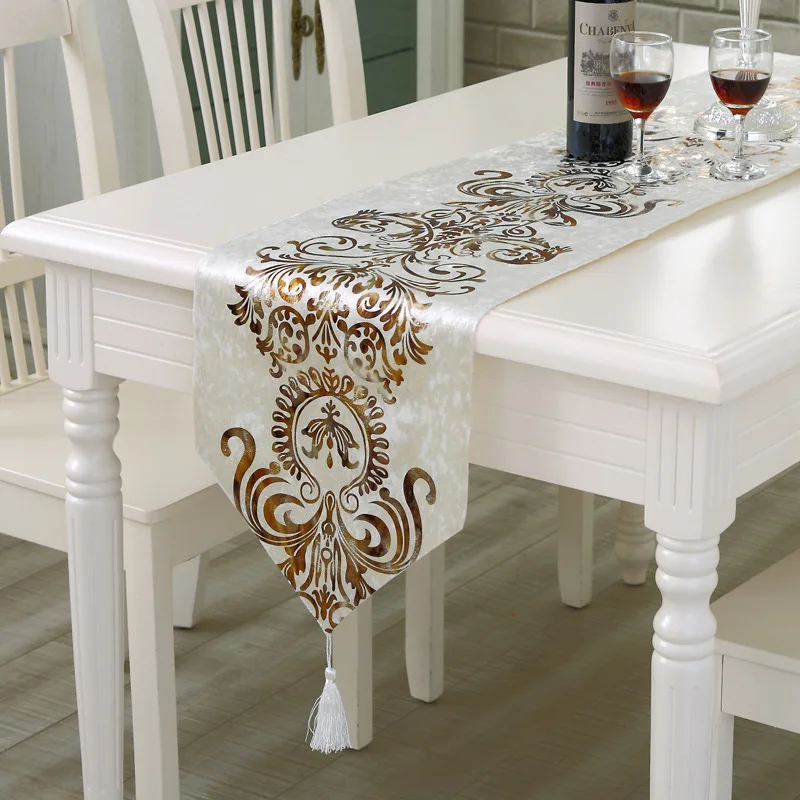 

Hot stamping embroidered Table Runner table flag