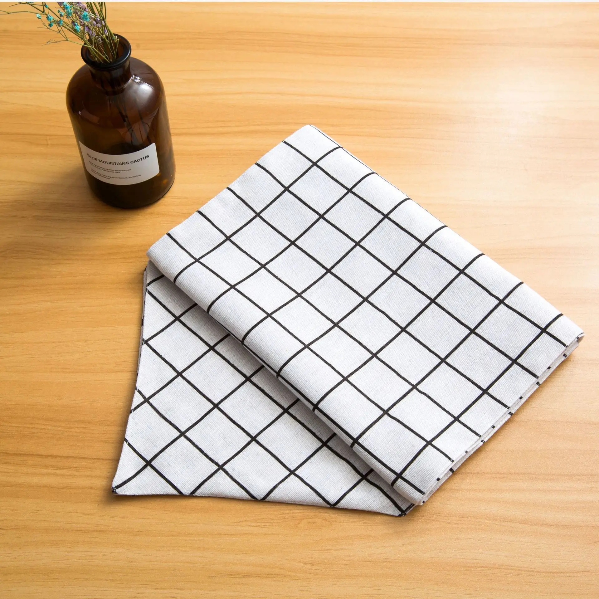 Table Runner Modern Flannel White Plaid Table Marriage Bed Runners Pillow Case Table Mat For Wedding Chirstmas Decoration Table Runner Modern Flannel White Plaid Table Marriage Bed Runners Pillow Case Table Mat For Wedding Chirstmas Decoration