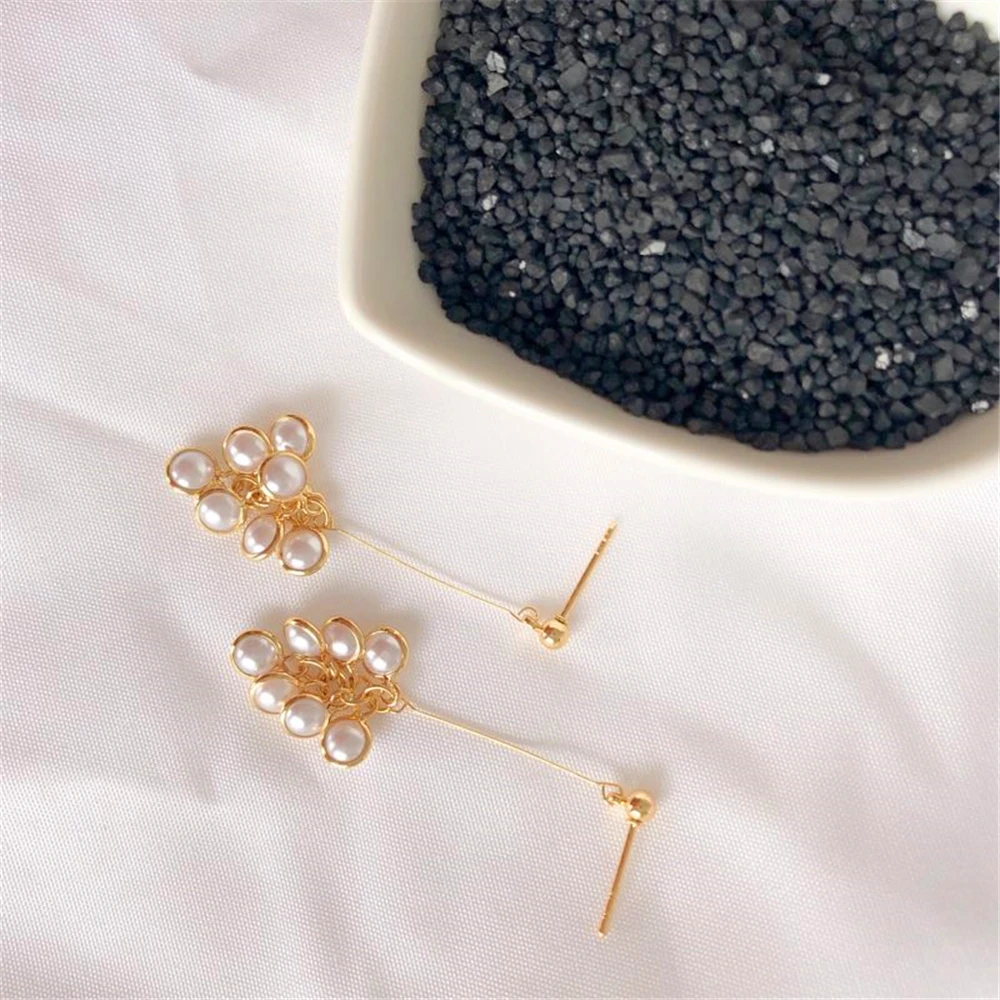 

Warm style ladies jewelry earrings with a comfortable sheen and a fringed pearl earrings pendant are pleasant earrings