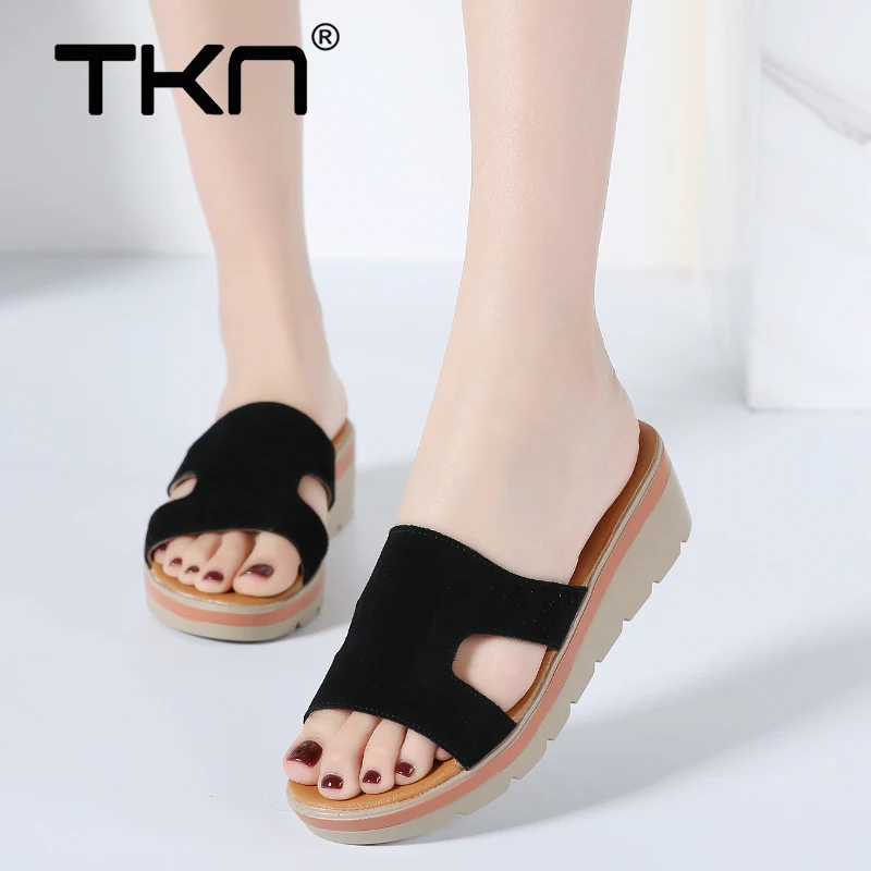 beach shoes slip on