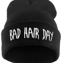 Зимние шапки для женщин головные уборы в стиле кэжуал для девочек день плохой прически вязаные шапочки Кепка для женщин и мужские шапки хип-хоп хлопок карамельный цвет