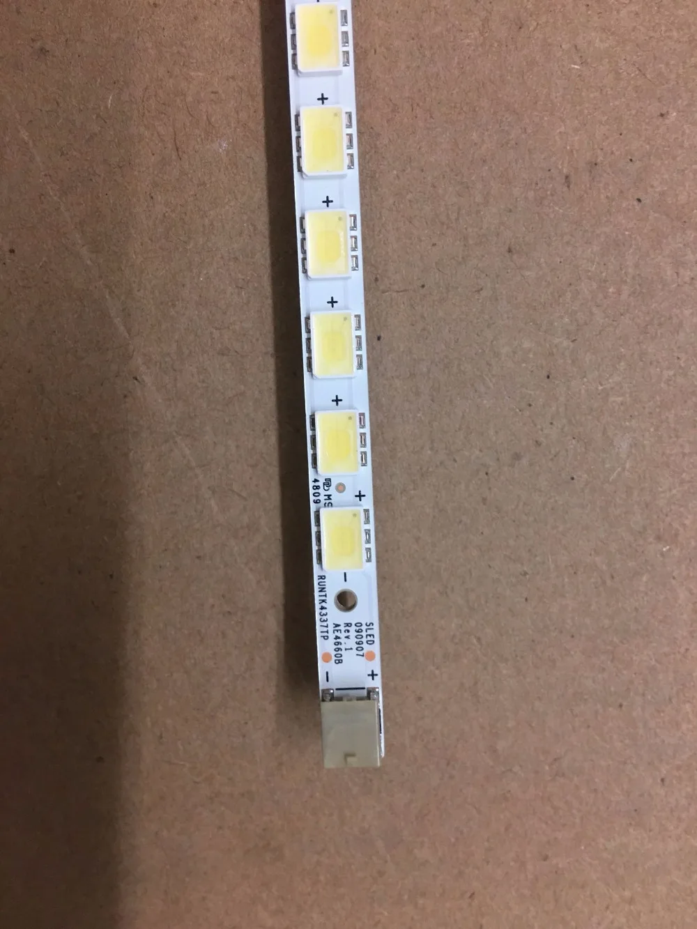 4  ο KDL-46EX700 LK460D3LA8S LED 090907 .1 AE4660B RUNTK4337TP 54LED 520MM