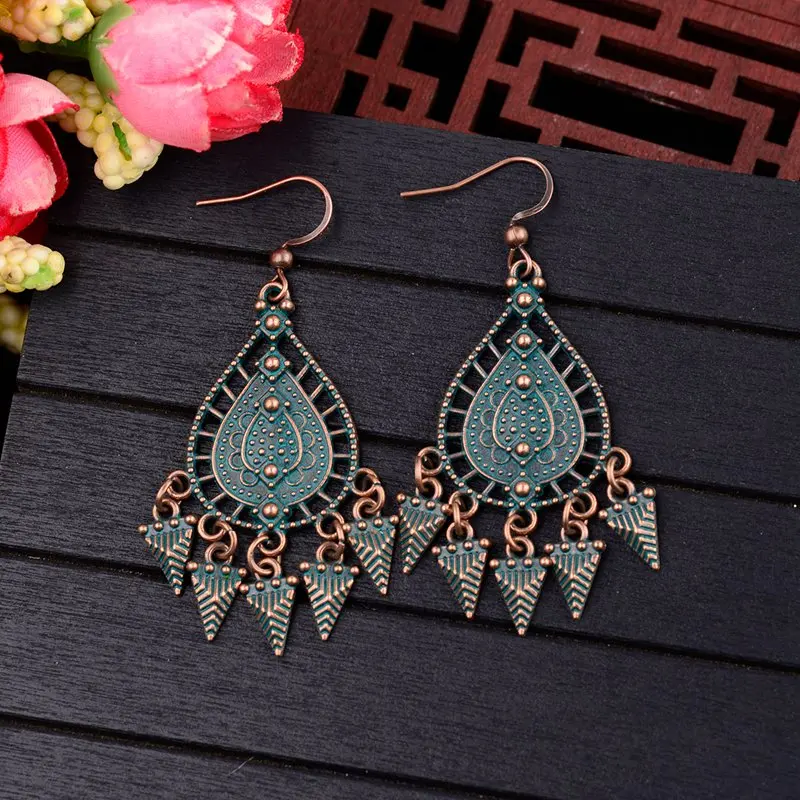 TopHanqi, антикварные индийские ювелирные изделия Jhumkas, бронзовые, зеленые, полые геометрические Висячие серьги для женщин, богемные этнические висячие серьги с кисточками