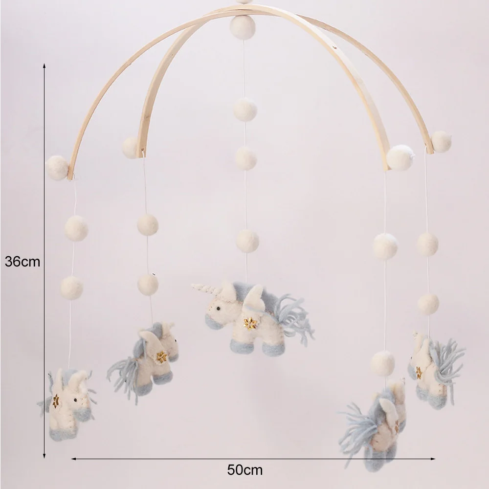 Детские погремушки Игрушки Коляска подвесная мультяшная Войлочная игрушка кроватка деревянная ветряная колокольчик декор комнаты детская коляска кроватка подвесные погремушки