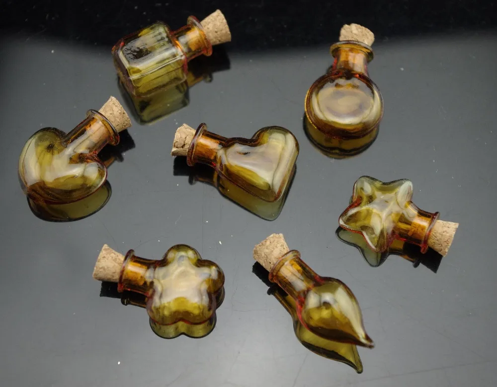 

7pcs Shaped Brown Glass Bottle Set Vial Miniature with Cork Stopper and Eyehook