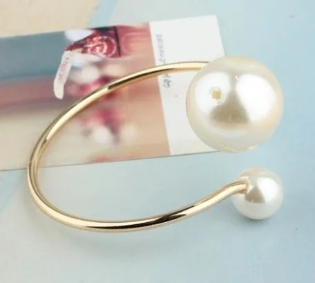 

New style Wholesales Hot New 2019 Fashion Simple imitation pearl Bangles Bracelet Accessories Jewelry Accessories