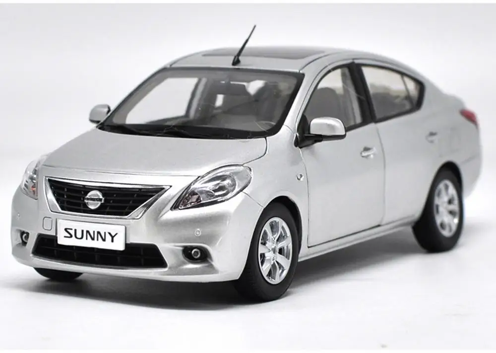 Модель автомобиля под давлением Nissan Sunny Silver в масштабе 1/18 коллекционная игрушка