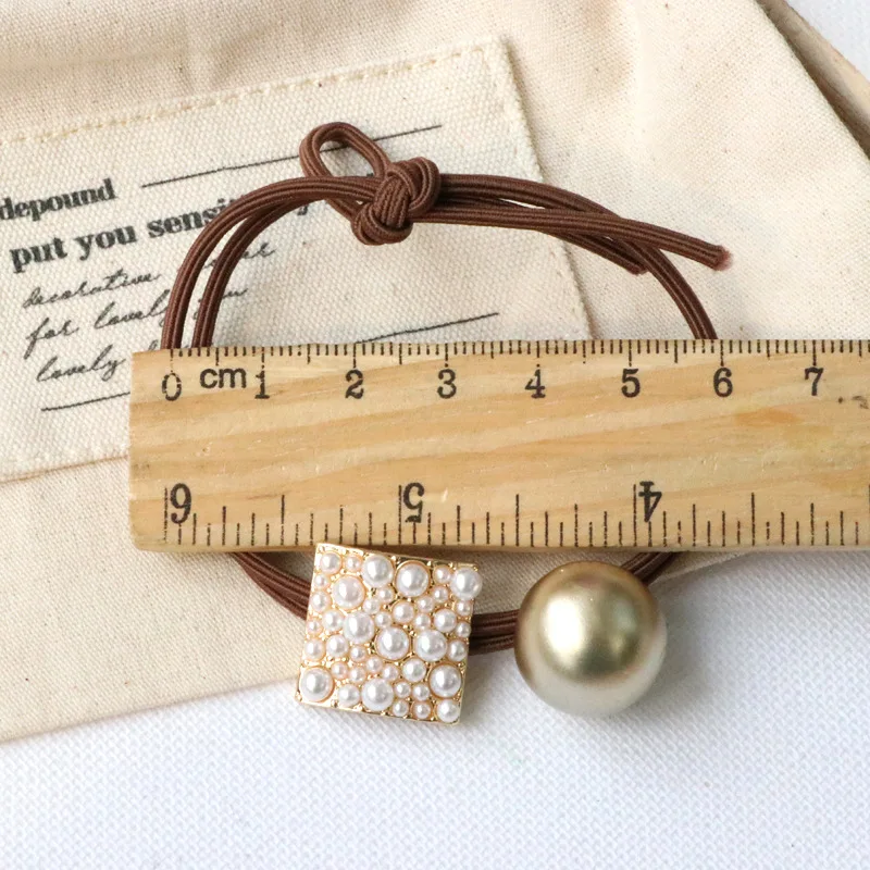 10824918690_717267706