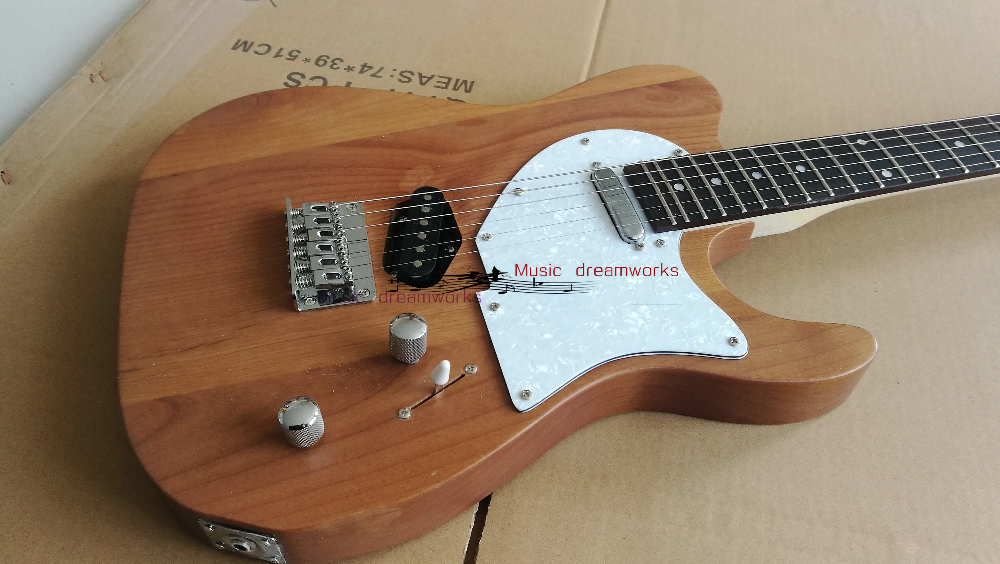 

China firehawk electric guitar, T1L2 alder body Matte color The color and logo can be changed Free shipping