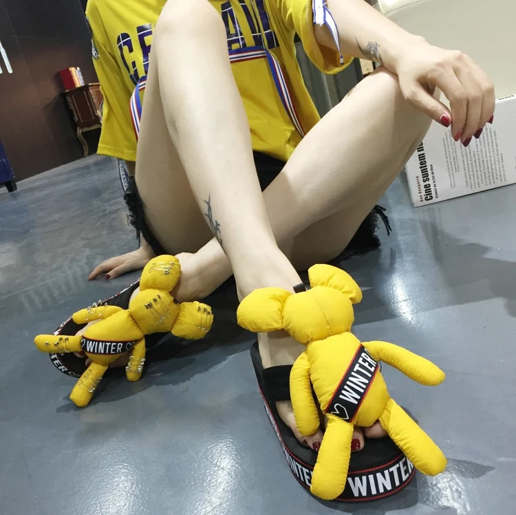 

Hot Summer Shoes Woman Platform Thong Slippers Cute Bear Dolls Designer Tide Woman Wedge Flip Flops Casual Woman Outside Slides