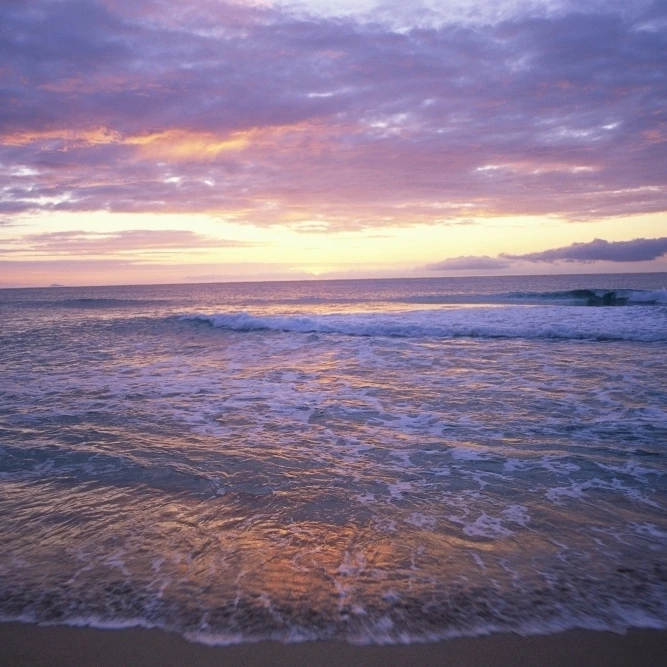 Hawaii  Kauai  Polihale Sunset Over Beach  Pink And Orange Clouds  Waves A32D Poster Print (19 x 12)