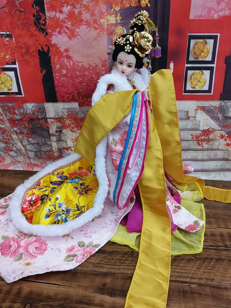 dolls and soft toys