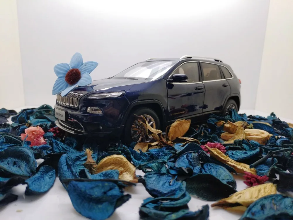 

Diecast Car Model for All New Cherokee 1:18 (Blue) + SMALL GIFT!!!!
