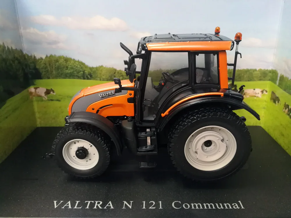 UH2930 1:32 Valtra N серия 121Kommunal трактор