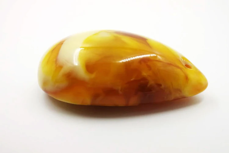 Amber pendant 2