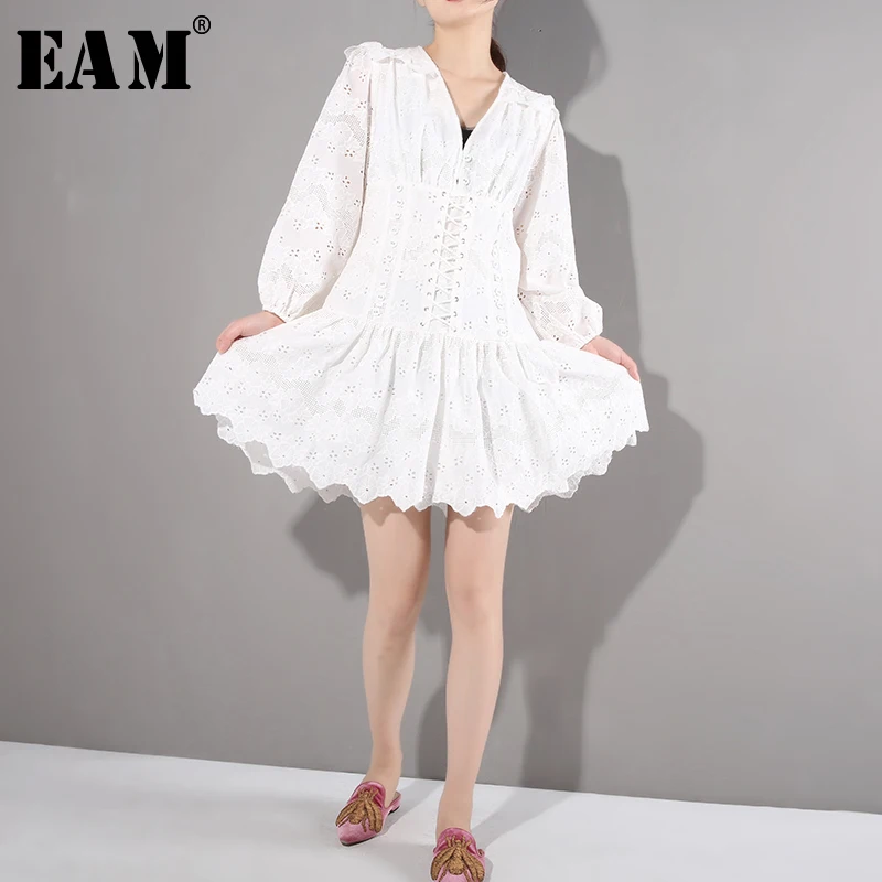 

[EAM] 2019 New Autumn Winter V-Neck Long Sleeve White Lace Split Joint Cross Bandage Temperament Dress Women Fashion Tide WG8500