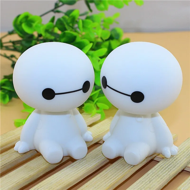 Робот Baymax качающейся головой