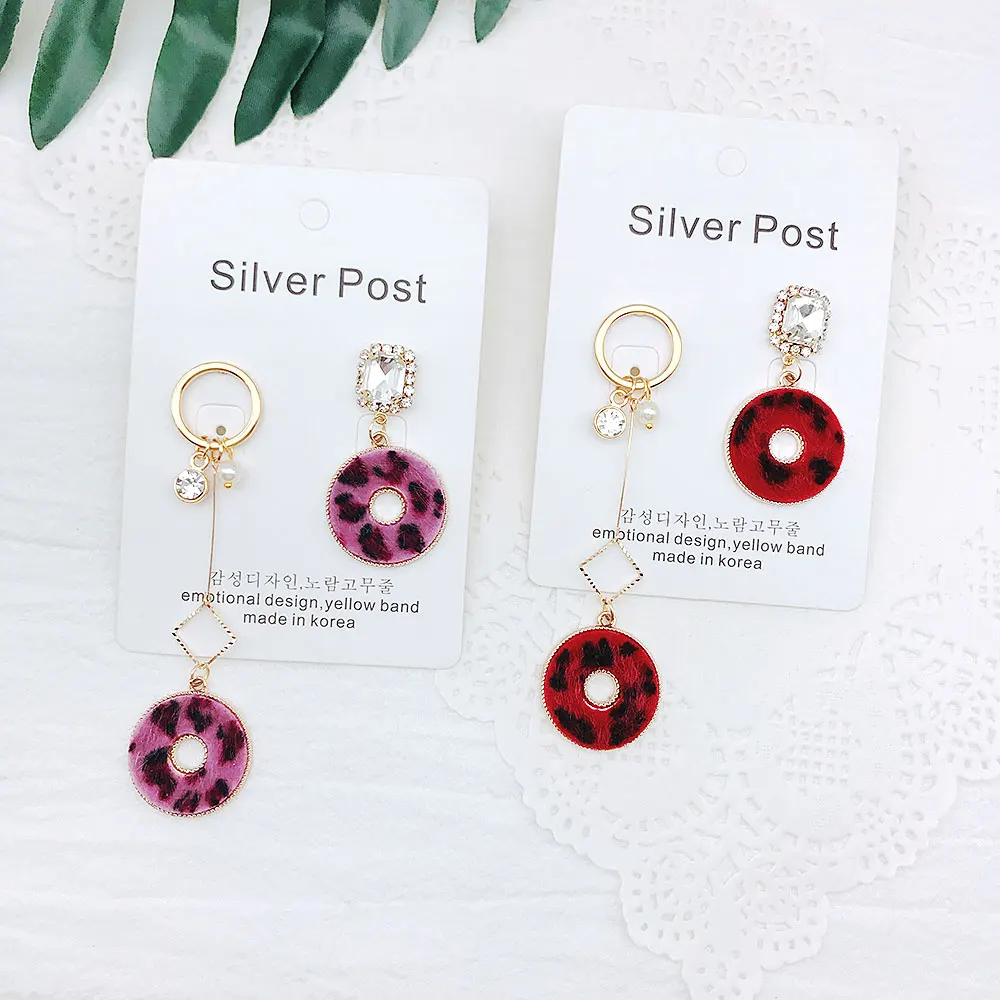 

2019 New Trendy Autumn Crystal Velvet Leopard Print Gold Metal Geometric Round Stud Earrings for Women Jewelry