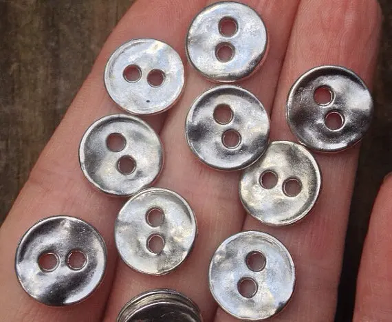 

Round Pewter Silver Buttons for wrap bracelets, antique silver button closures, Buttons for bracelets, leather wrap buttons