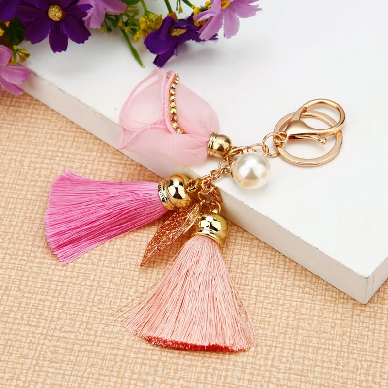 

Cute daisy tassel car key chain ice silk tassel key ring female bag pendant keychain sweet flower ornament