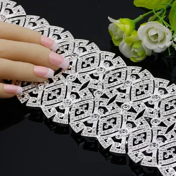 

Luxuriant Women Rhinestone Belly Chains Belt Bright Silver Color Flower Waist Chain Royal Wedding Party Lady Gift Body Jewelry