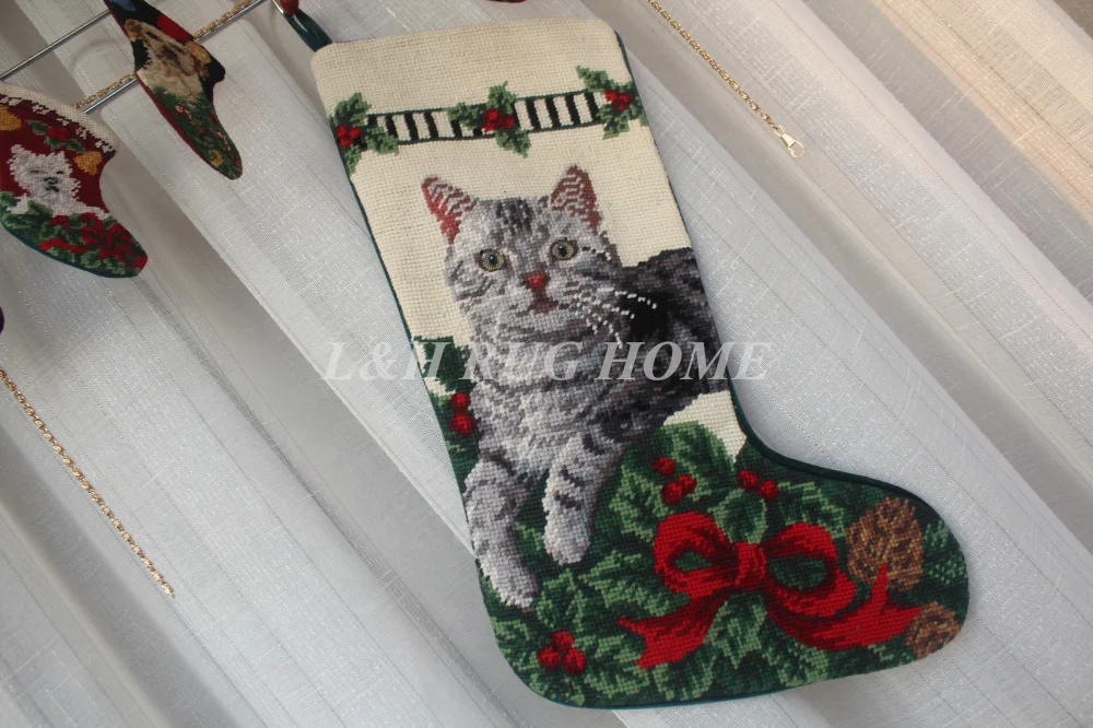 

Free Shipping Christmas Needlepoint Socks Hand knotted Merry Christmas Stocking Sock Cute Cat Design Stocking Socks 28X43CM