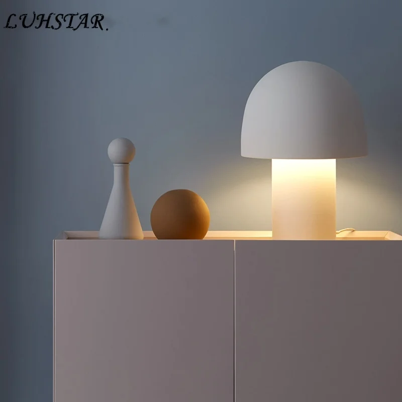 Mushroom Table Lamp Bedroom Bedside Lamp Creative Personality Acrylic Reading Lamp simple modern home Decorative led desk Lamp